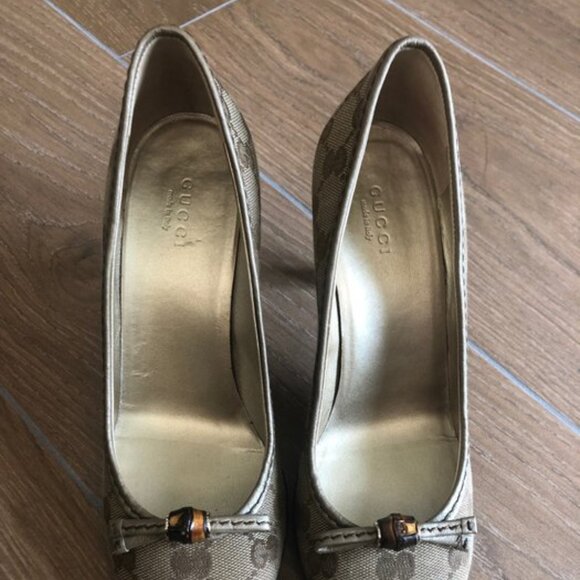 GUCCI MONOGRAM HEELED PUMPS - PURCHASED IN ITALIA - Picture 7 of 7